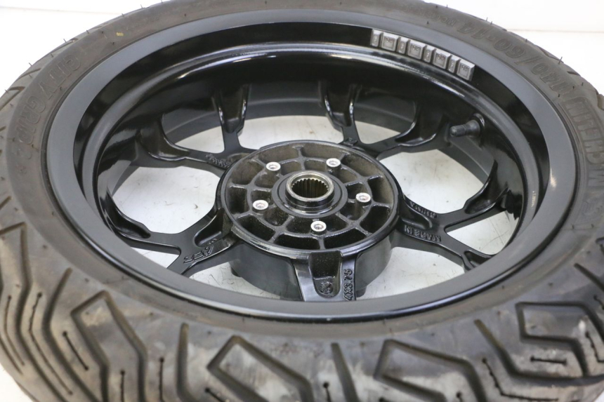 photo de REAR RIM AND TIRE PIAGGIO MP3 HPE 310 (2024 - 2025)