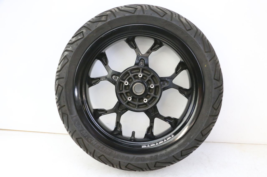 photo de REAR RIM AND TIRE PIAGGIO MP3 HPE 310 (2024 - 2025)