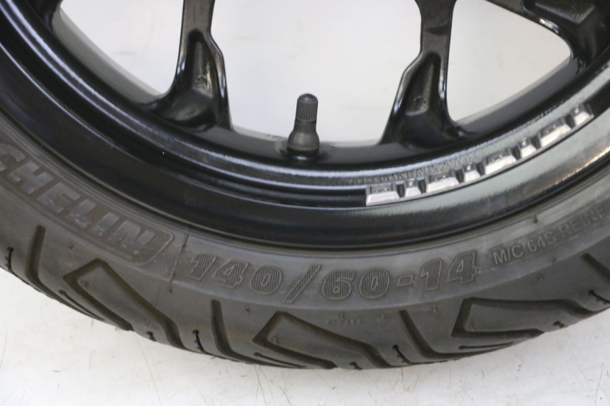 photo de REAR RIM AND TIRE PIAGGIO MP3 HPE 310 (2024 - 2025)