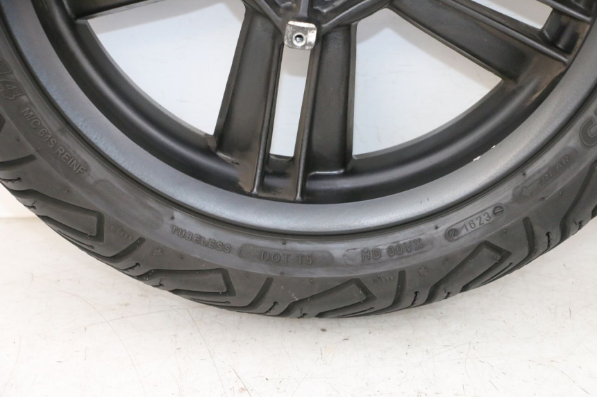 photo de REAR RIM AND TIRE PIAGGIO MP3 HPE 300 (2019 - 2026) - Component zoom