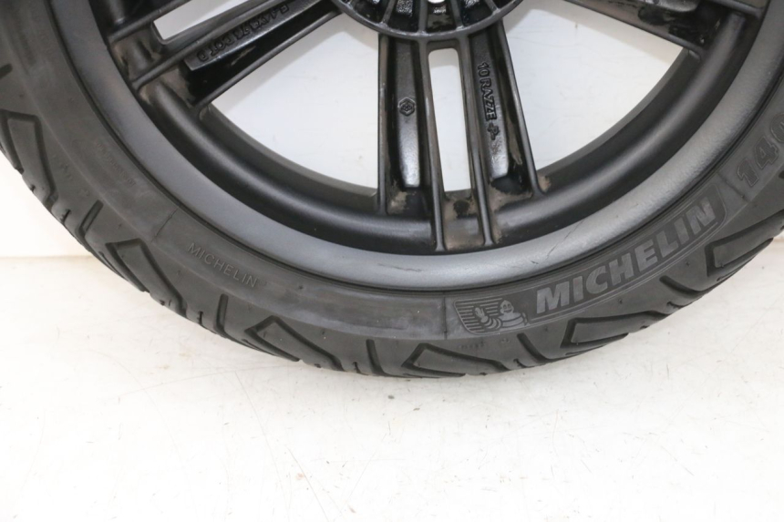 photo de REAR RIM AND TIRE PIAGGIO MP3 HPE 300 (2019 - 2026) - Checked used part