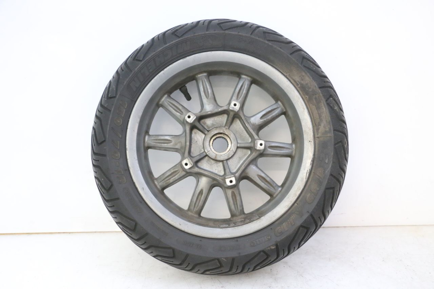 photo de REAR RIM AND TIRE PIAGGIO MP3 125 (2006 - 2014)