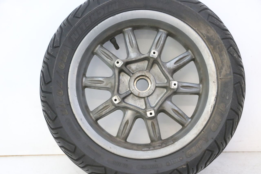 photo de REAR RIM AND TIRE PIAGGIO MP3 125 (2006 - 2014)