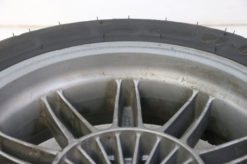 photo de REAR RIM AND TIRE PIAGGIO MP3 125 (2006 - 2014)