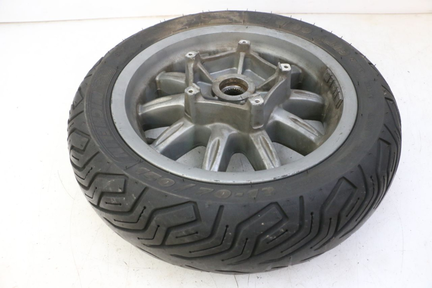 photo de REAR RIM AND TIRE PIAGGIO MP3 125 (2006 - 2014)