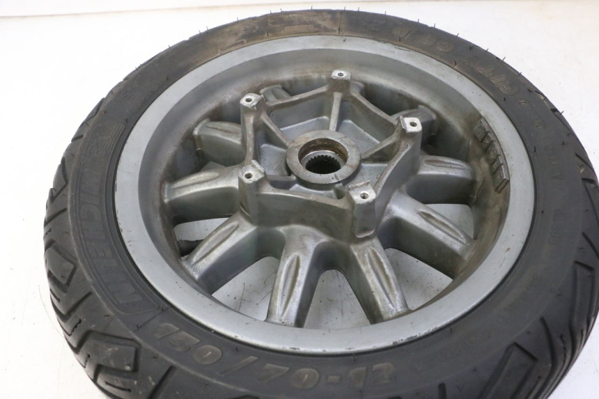 photo de REAR RIM AND TIRE PIAGGIO MP3 125 (2006 - 2014)