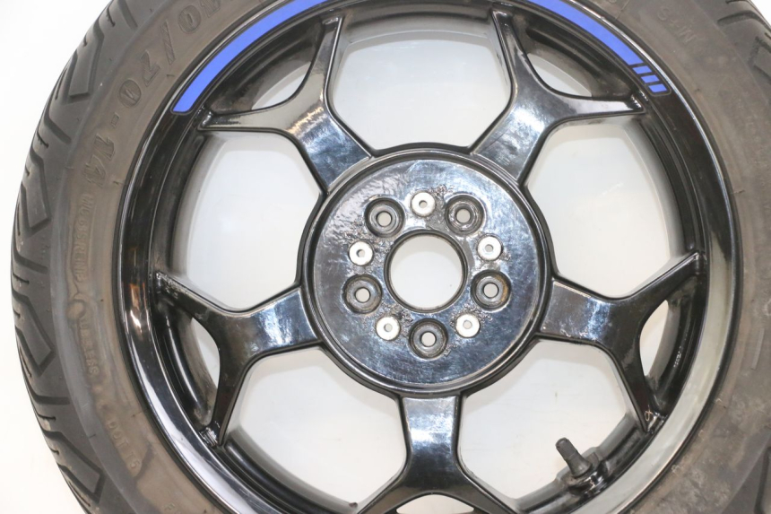 photo de REAR RIM AND TIRE PIAGGIO MP3 500 (2016 - 2018) - High-resolution close-up