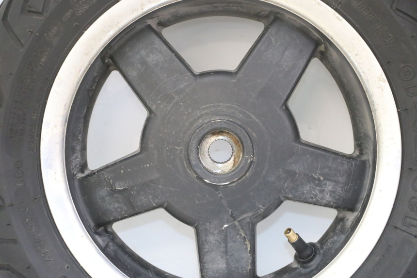 photo de REAR RIM AND TIRE PIAGGIO VESPA S 2T 50 (2007 - 2014)