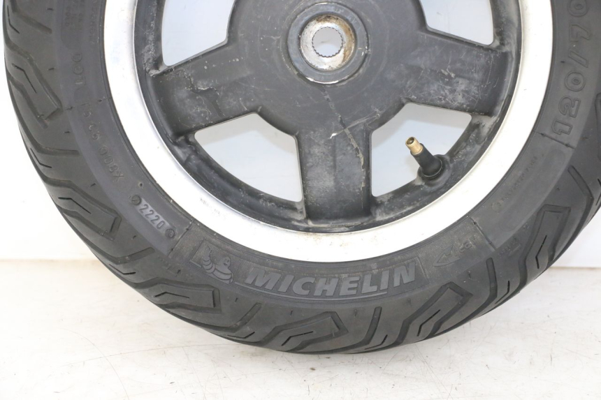 photo de REAR RIM AND TIRE PIAGGIO VESPA S 2T 50 (2007 - 2014)