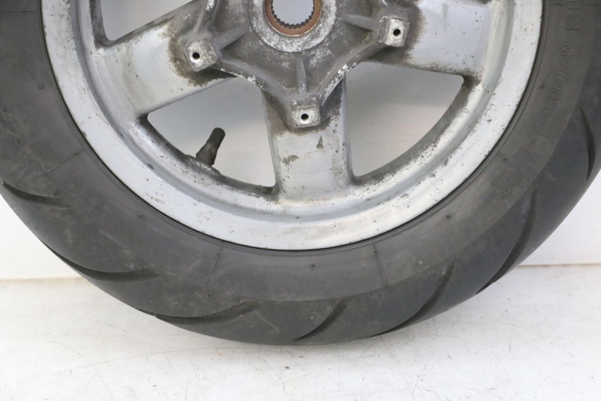 photo de REAR RIM AND TIRE PIAGGIO X8 125 (2004 - 2007)
