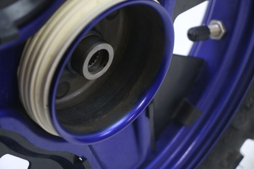 photo de REAR RIM AND TIRE YAMAHA PW 50 (1984 - 2020)
