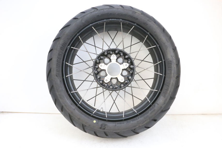 photo de REAR RIM AND TIRE BMW R GS 1250 (2021 - 2024) - Main view