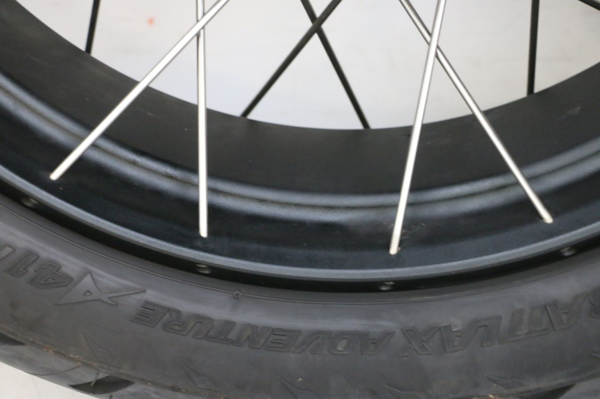 photo de REAR RIM AND TIRE BMW R GS 1250 (2021 - 2024) - Used quality zoom