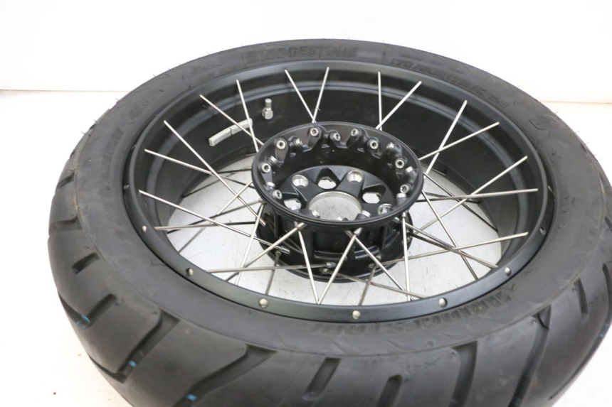 photo de REAR RIM AND TIRE BMW R GS 1250 (2021 - 2024) - Fixing points details
