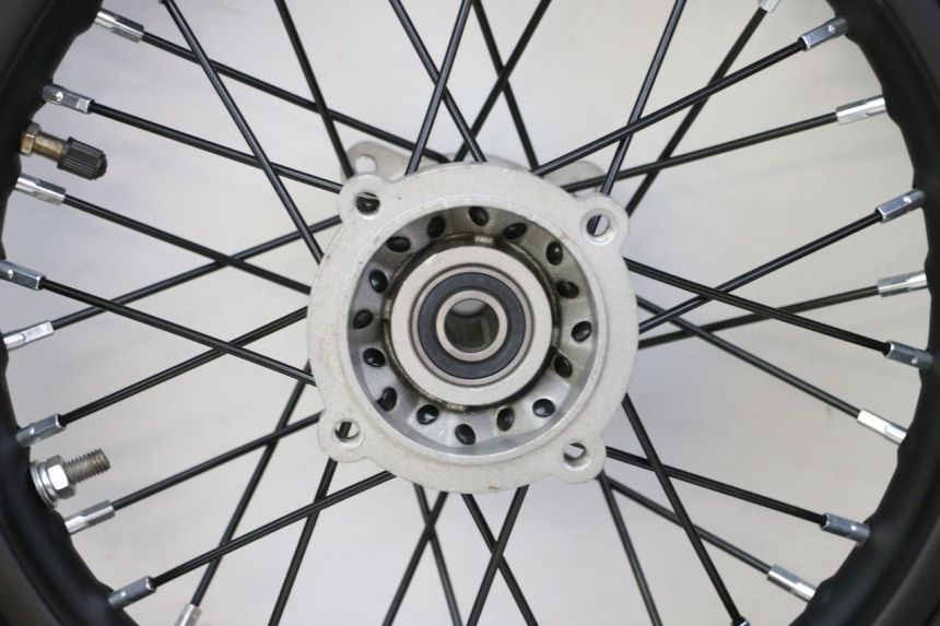 photo de REAR RIM AND TIRE APOLLO RFZ 125