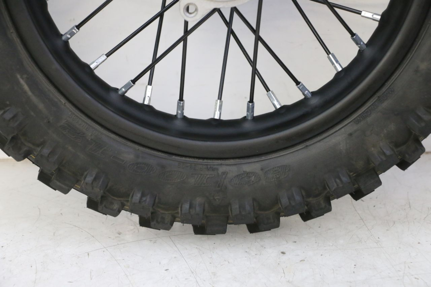photo de REAR RIM AND TIRE APOLLO RFZ 125
