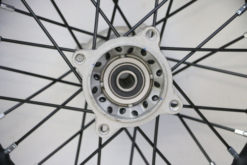 photo de REAR RIM AND TIRE APOLLO RFZ 125