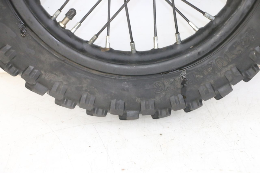 photo de REAR RIM AND TIRE APOLLO RXF 125