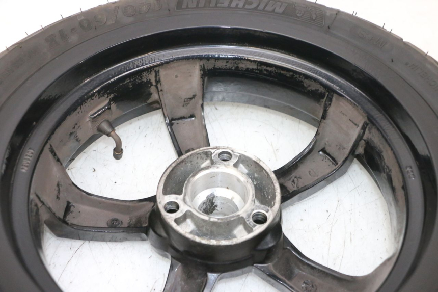 photo de REAR RIM AND TIRE PEUGEOT SATELIS 125 (2013 - 2018) - Technical close-up