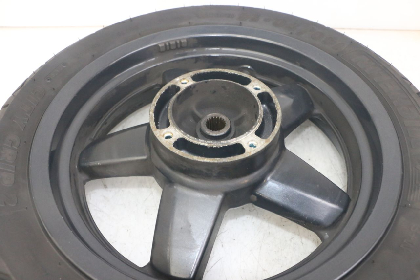 photo de REAR RIM AND TIRE YAMAHA X-MAX XMAX 125 (2010 - 2014)