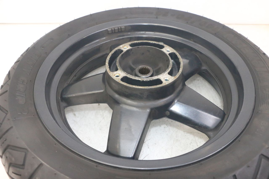 photo de REAR RIM AND TIRE YAMAHA X-MAX XMAX 125 (2010 - 2014)
