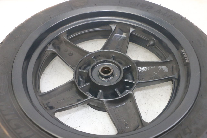 photo de REAR RIM AND TIRE YAMAHA X-MAX XMAX 125 (2010 - 2014)