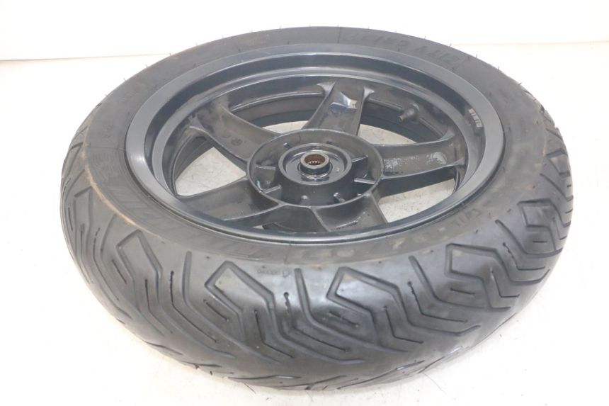photo de REAR RIM AND TIRE YAMAHA X-MAX XMAX 125 (2010 - 2014)