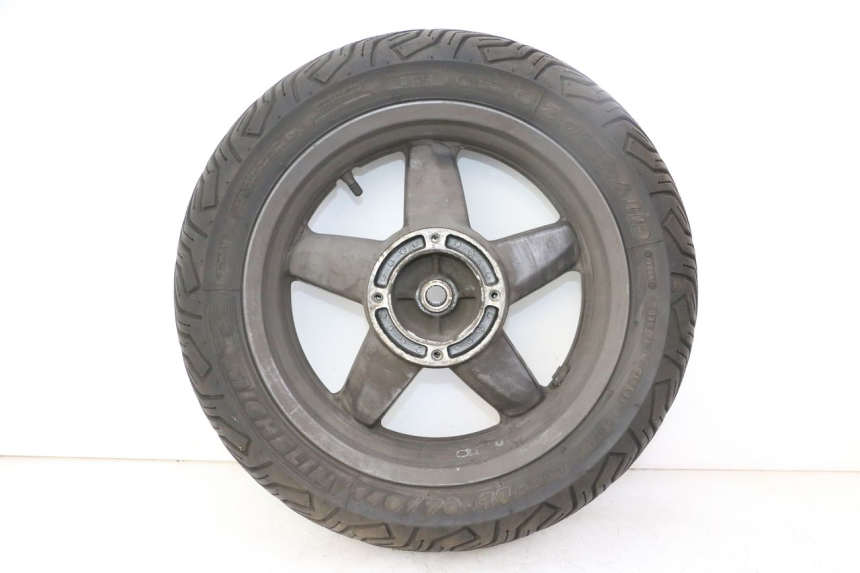 photo de REAR RIM AND TIRE YAMAHA X-MAX XMAX 125 (2010 - 2014)