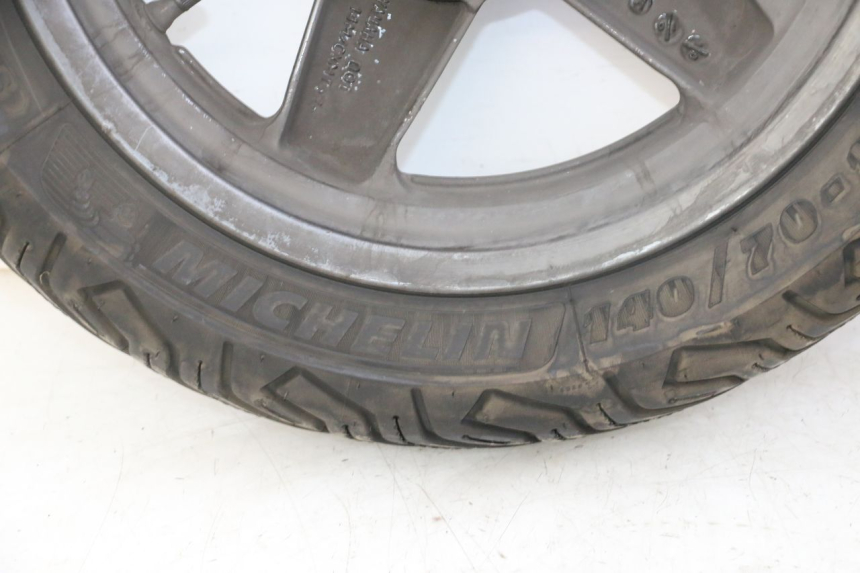 photo de REAR RIM AND TIRE YAMAHA X-MAX XMAX 125 (2010 - 2014)