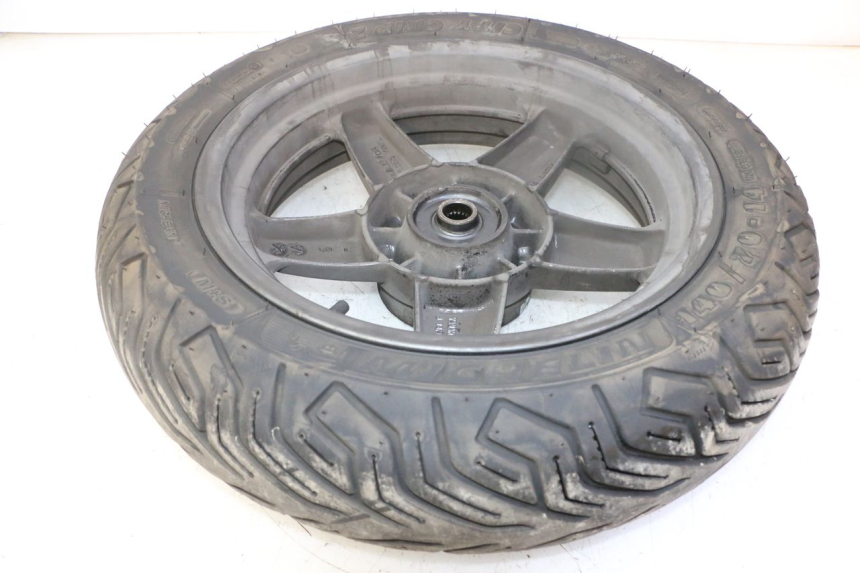 photo de REAR RIM AND TIRE YAMAHA X-MAX XMAX 125 (2010 - 2014)