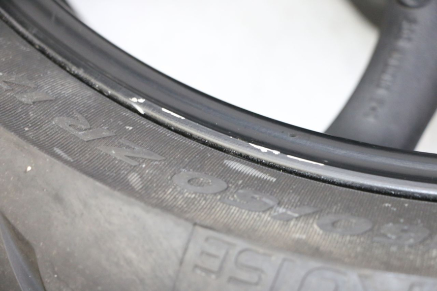 photo de REAR RIM AND TIRE YAMAHA XJ6 ABS 600 (2008 - 2016)