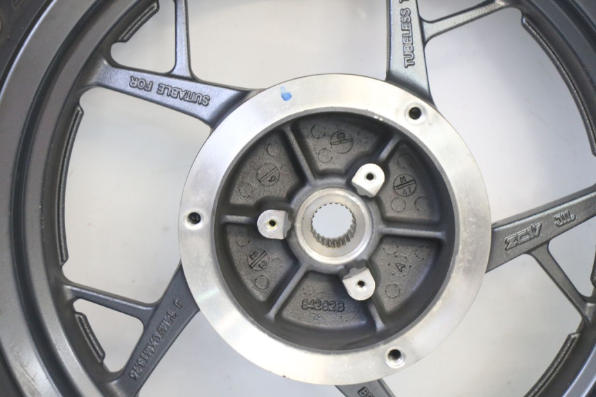 photo de REAR RIM AND TIRE YAMAHA XMAX X-MAX 125 (2021 - 2025)