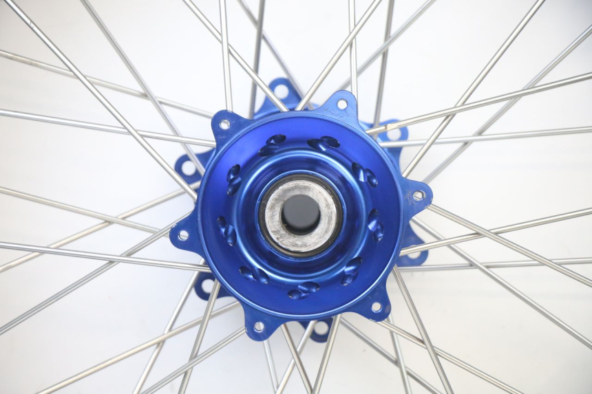 photo de REAR RIM AND TIRE YAMAHA YZ 125 (2006 - 2016)