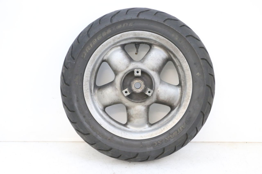 photo de REAR RIM AND TIRE YAMAHA YP MAJESTY 125 (2002 - 2006) - Main view