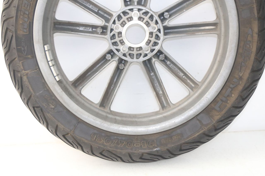 photo de REAR RIM PIAGGIO CARNABY 125 (2007 - 2011)