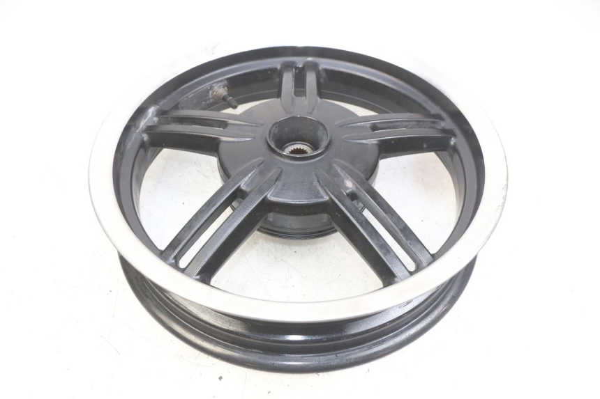 photo de REAR WHEEL RIM KYMCO AGILITY 16+ 4T 50 (2018 - 2023)