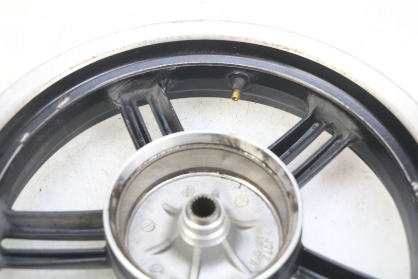 photo de REAR WHEEL RIM KYMCO AGILITY 16+ 4T 50 (2018 - 2023)