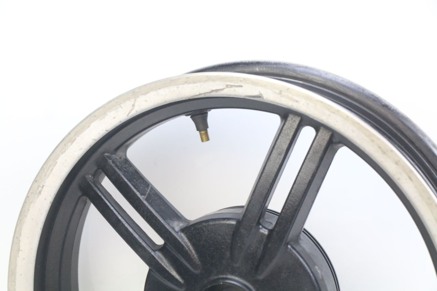 photo de REAR WHEEL RIM KYMCO AGILITY 16+ 4T 50 (2018 - 2023)