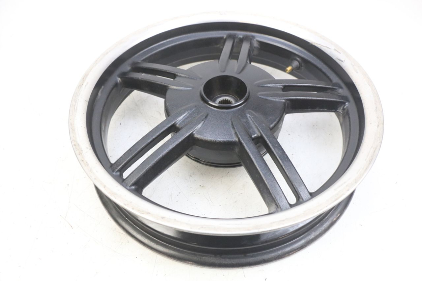 photo de REAR WHEEL RIM KYMCO AGILITY 16+ 4T 50 (2018 - 2023)