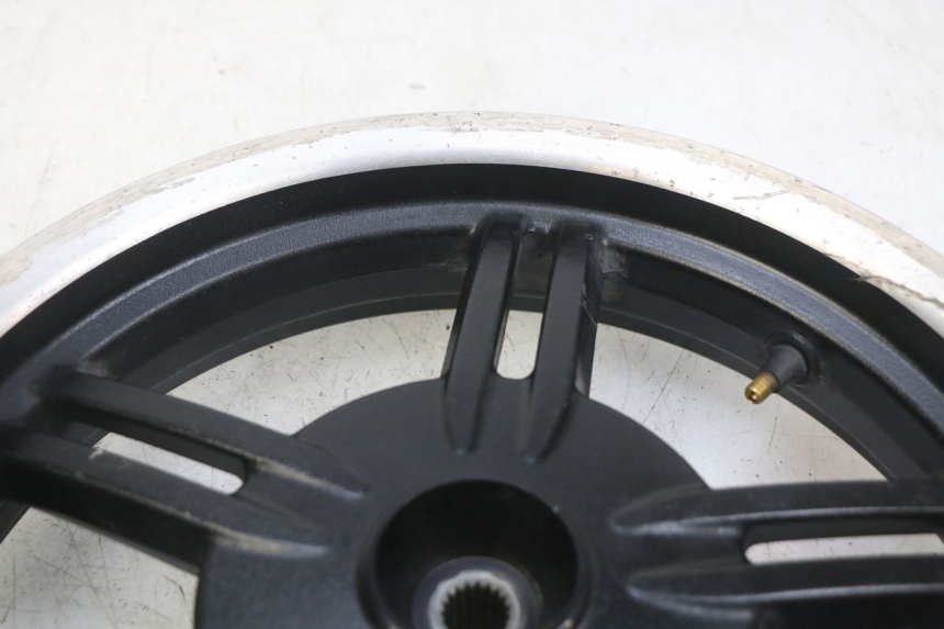 photo de REAR WHEEL RIM KYMCO AGILITY 16+ 4T 50 (2018 - 2023)