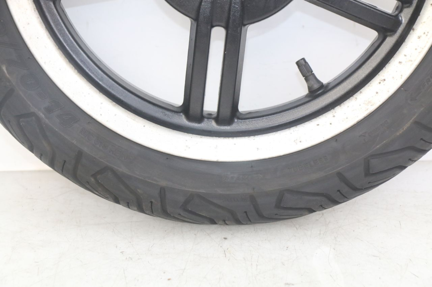 photo de REAR WHEEL RIM KYMCO AGILITY 16+ 4T 50 (2018 - 2023)