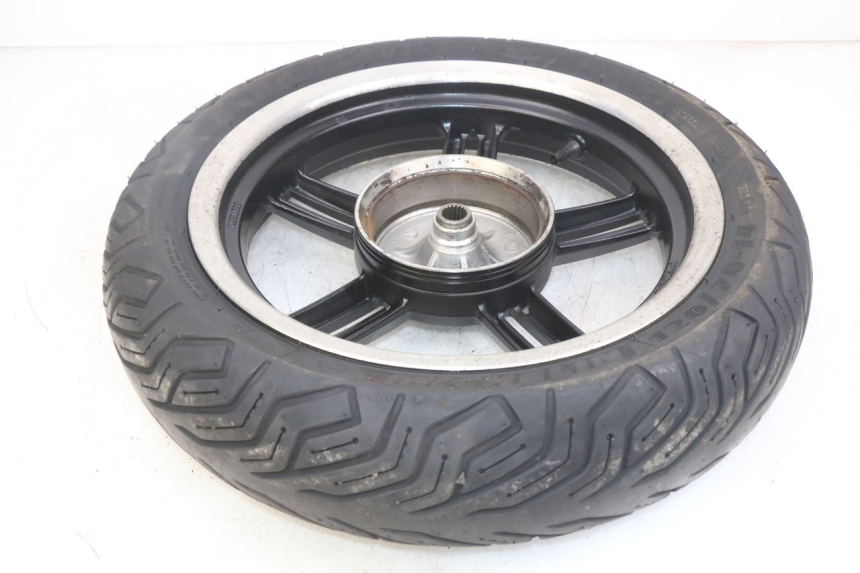 photo de REAR WHEEL RIM KYMCO AGILITY 16+ 4T 50 (2018 - 2023)