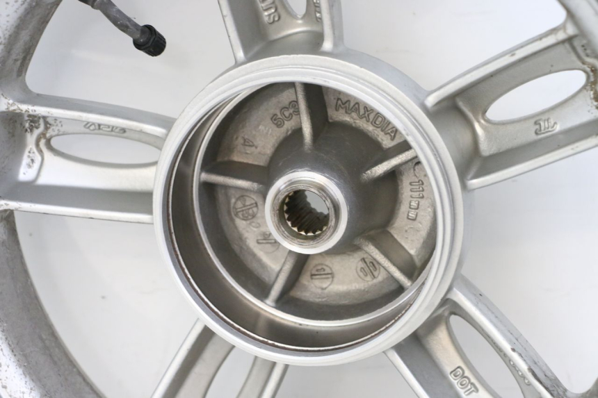 photo de REAR WHEEL RIM YAMAHA NEOS NEO'S 4T 50 (2008 - 2016) - Technical close-up