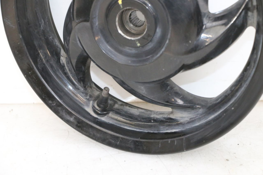 photo de REAR WHEEL RIM PIAGGIO NEW TYPHOON 50 (2018 - 2021) - Fixing points details