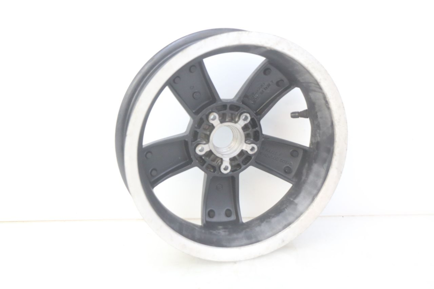 photo de REAR WHEEL RIM PIAGGIO VESPA GTS SUPER IE 125 (2009 - 2016)