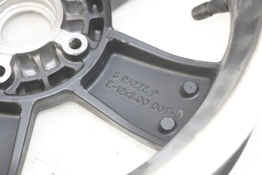 photo de REAR WHEEL RIM PIAGGIO VESPA GTS SUPER IE 125 (2009 - 2016)