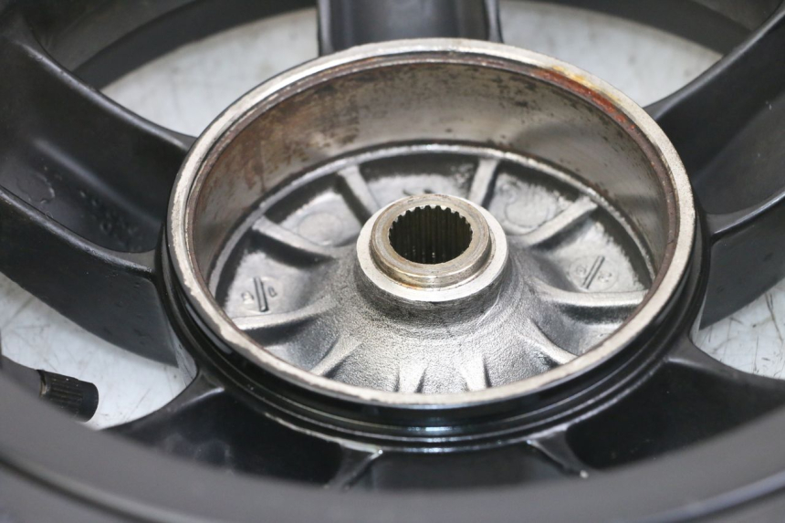 photo de REAR WHEEL RIM PIAGGIO ZIP 2T 50 (2009 - 2019)