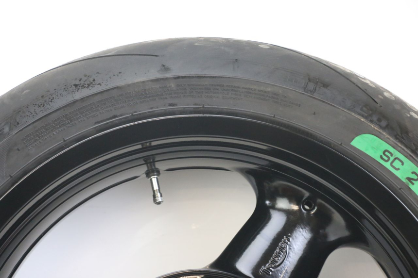 photo de REAR WHEEL RIM TRIUMPH SPEED TRIPLE T301 900 (1994 - 1996)