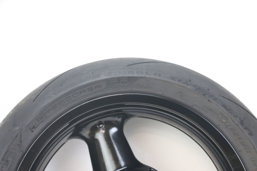 photo de REAR WHEEL RIM TRIUMPH SPEED TRIPLE T301 900 (1994 - 1996)