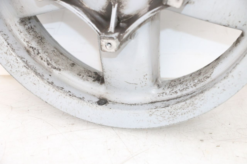photo de REAR WHEEL RIM PIAGGIO X8 125 (2004 - 2007) - Detailed visual inspection